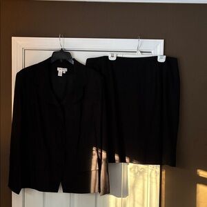 Spiegel Women's Black Blazer & Matching Skirt NWOT 22